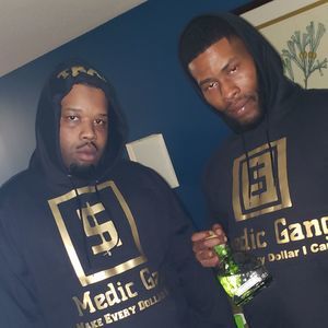 Meet your Posher, Medic